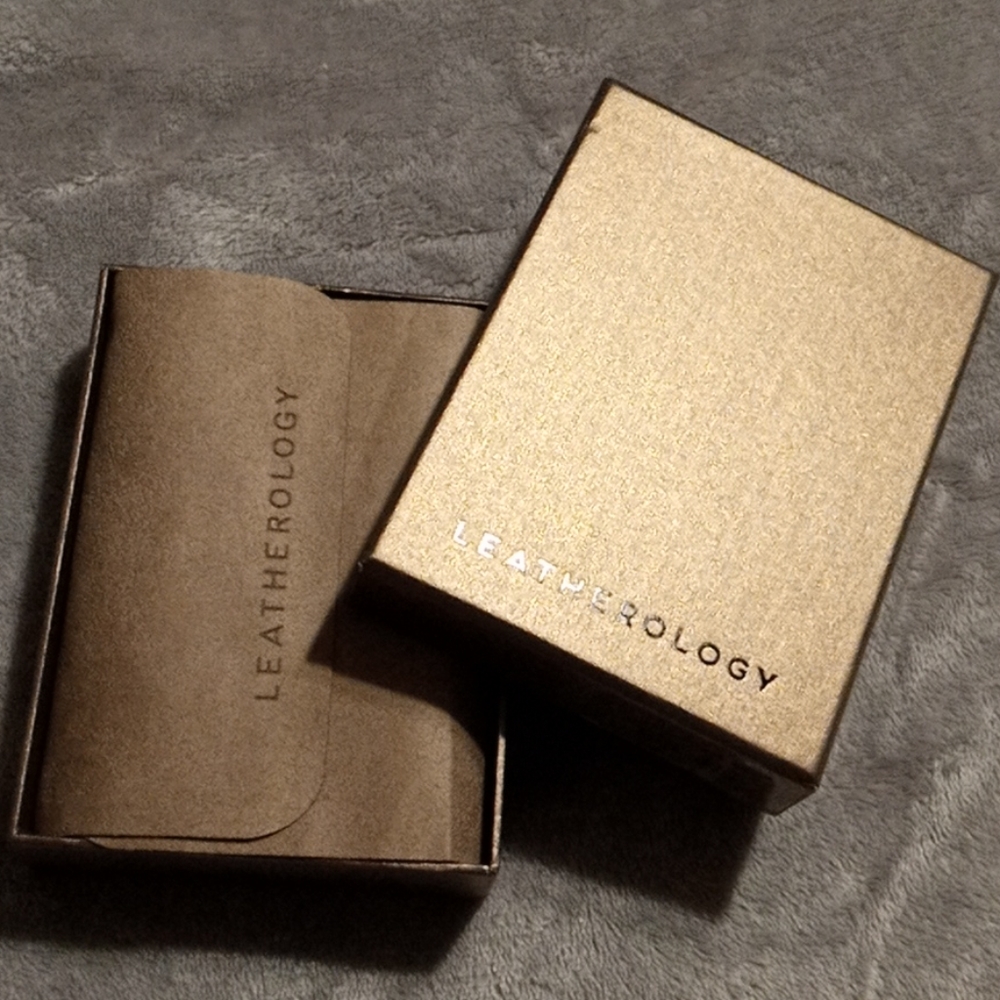 Leatherology Key Card Case View 6